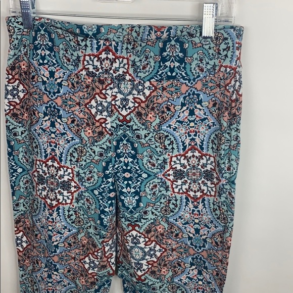 Printed Crop Pant - Picture 2 of 3
